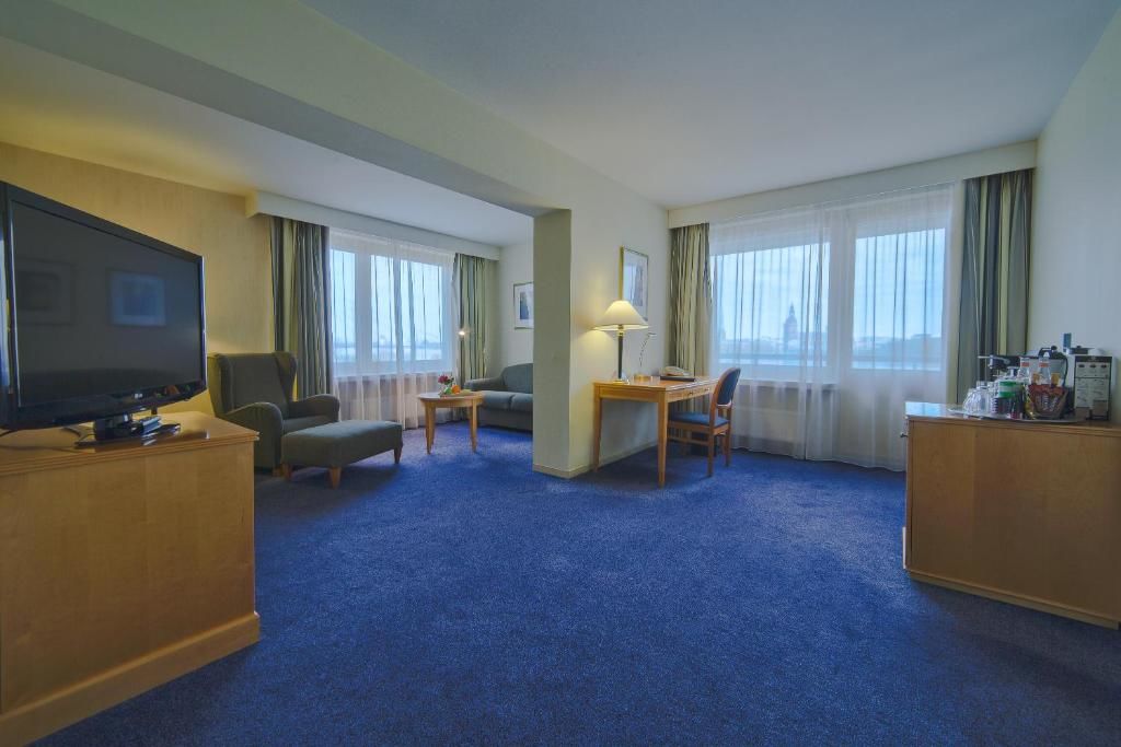 Отель Radisson Blu Daugava Hotel, Riga Рига