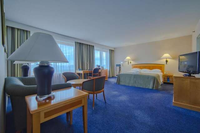 Отель Radisson Blu Daugava Hotel, Riga Рига-37